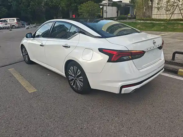 Nissan Teana 2022