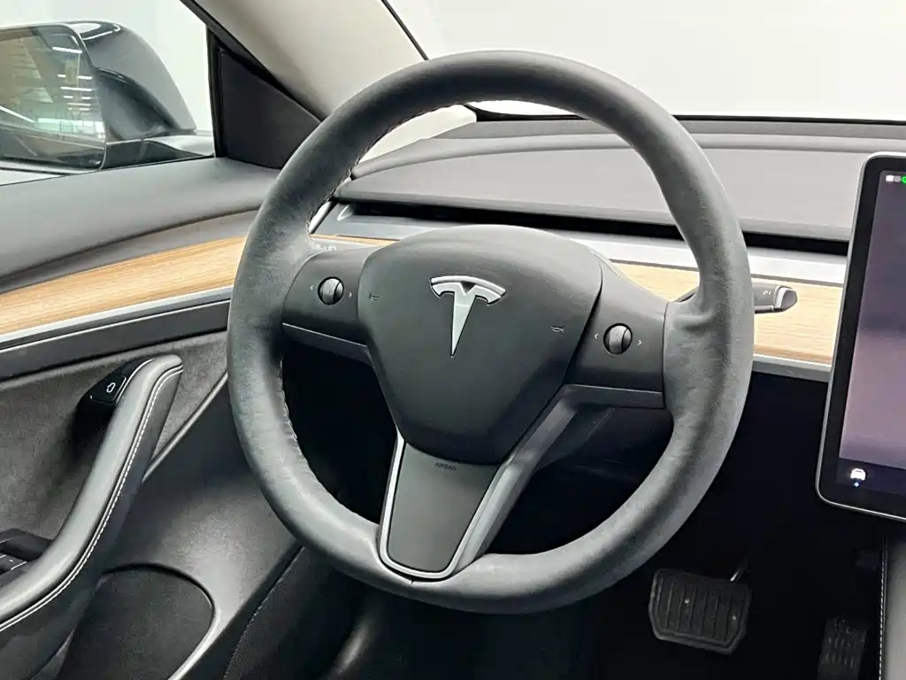 Tesla Model 3 2023 — фото 21