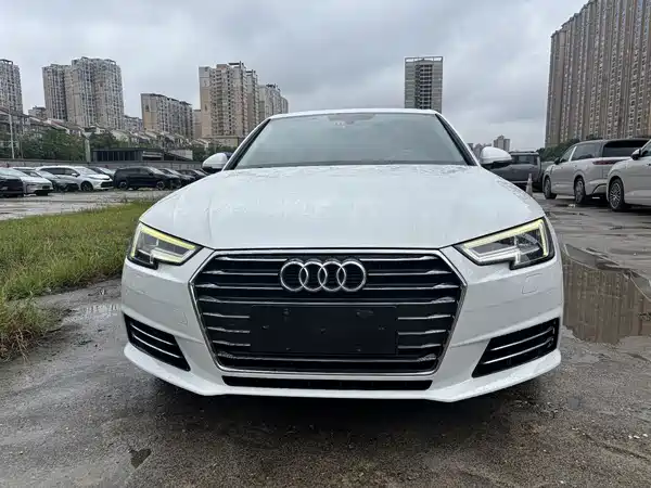 Audi A4L 2018