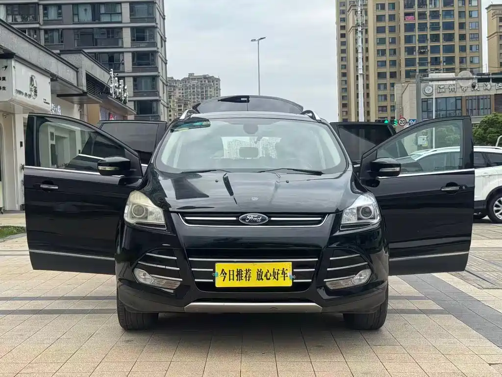 Ford Kuga 2015 — фото 10