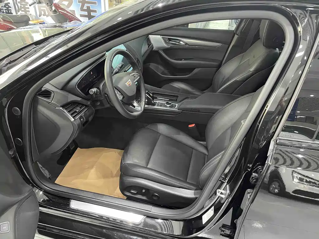 Cadillac CT5 2023 — фото 10