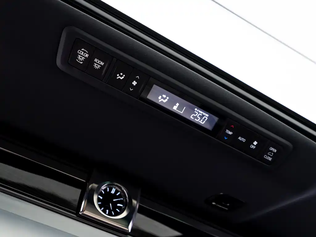 Lexus LM 2022 — фото 12