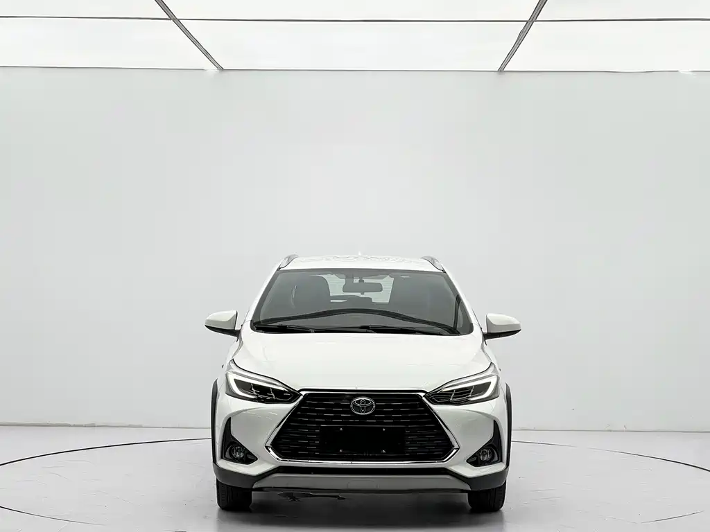 Toyota Yaris L 2023