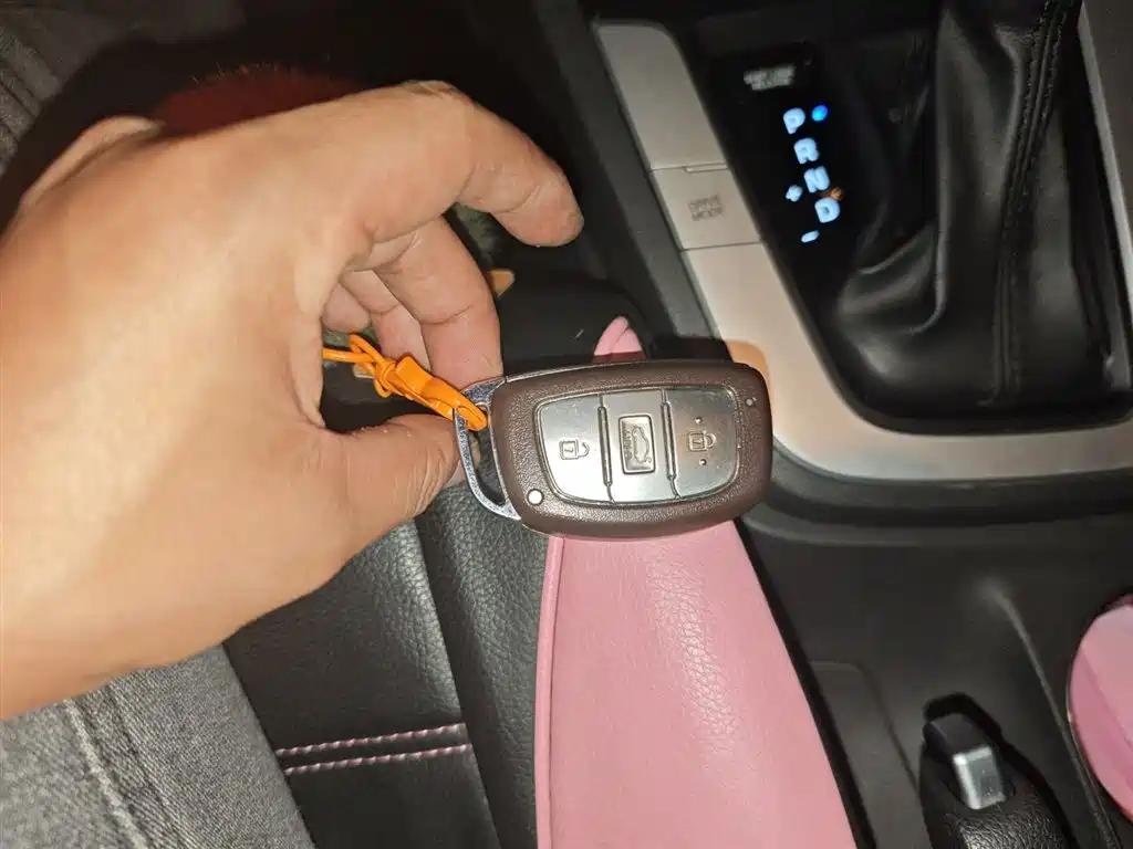 Hyundai Elantra 2018 — фото 12