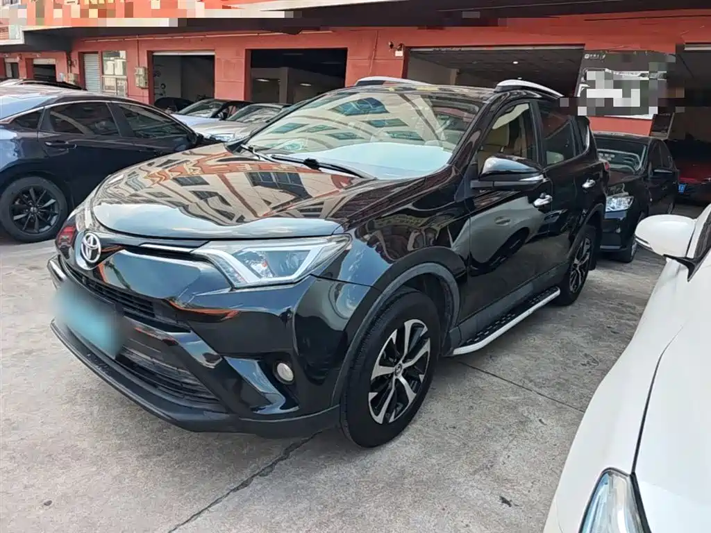 Toyota RAV4 2017 — фото 2