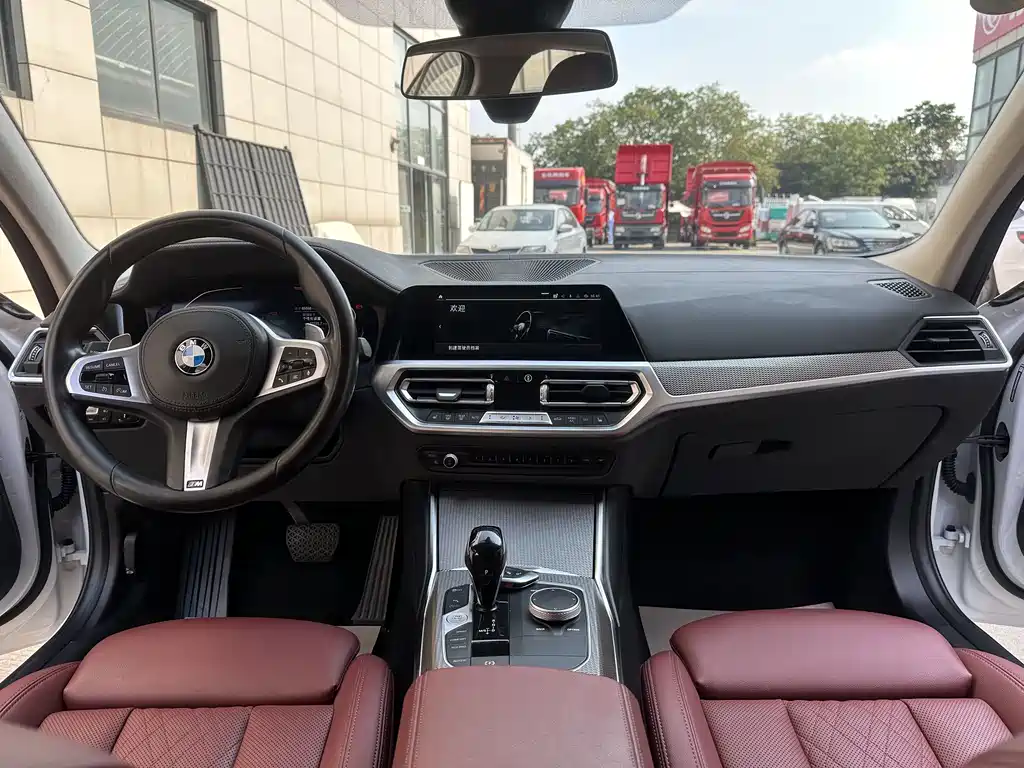 BMW 3 Series 2022 — фото 11