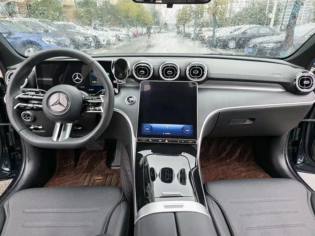 Mercedes-Benz C-Class 2023 — фото 14