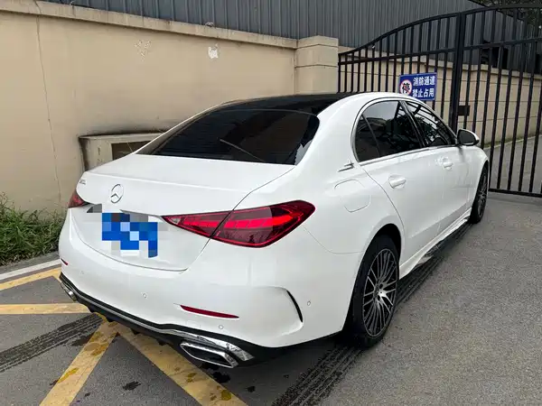 Mercedes-Benz C-Class 2024