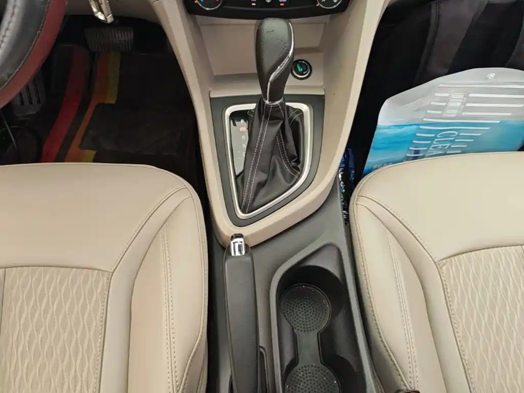 Buick Excelle 2016 — фото 14