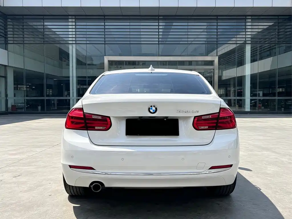 BMW 3 Series 2017 — фото 8