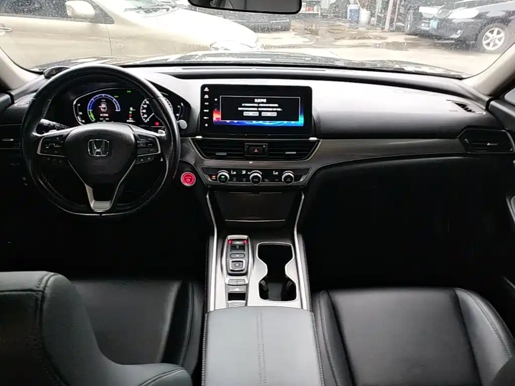 Honda Accord 2022 — фото 10