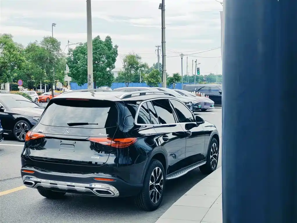Mercedes-Benz GLC 2025