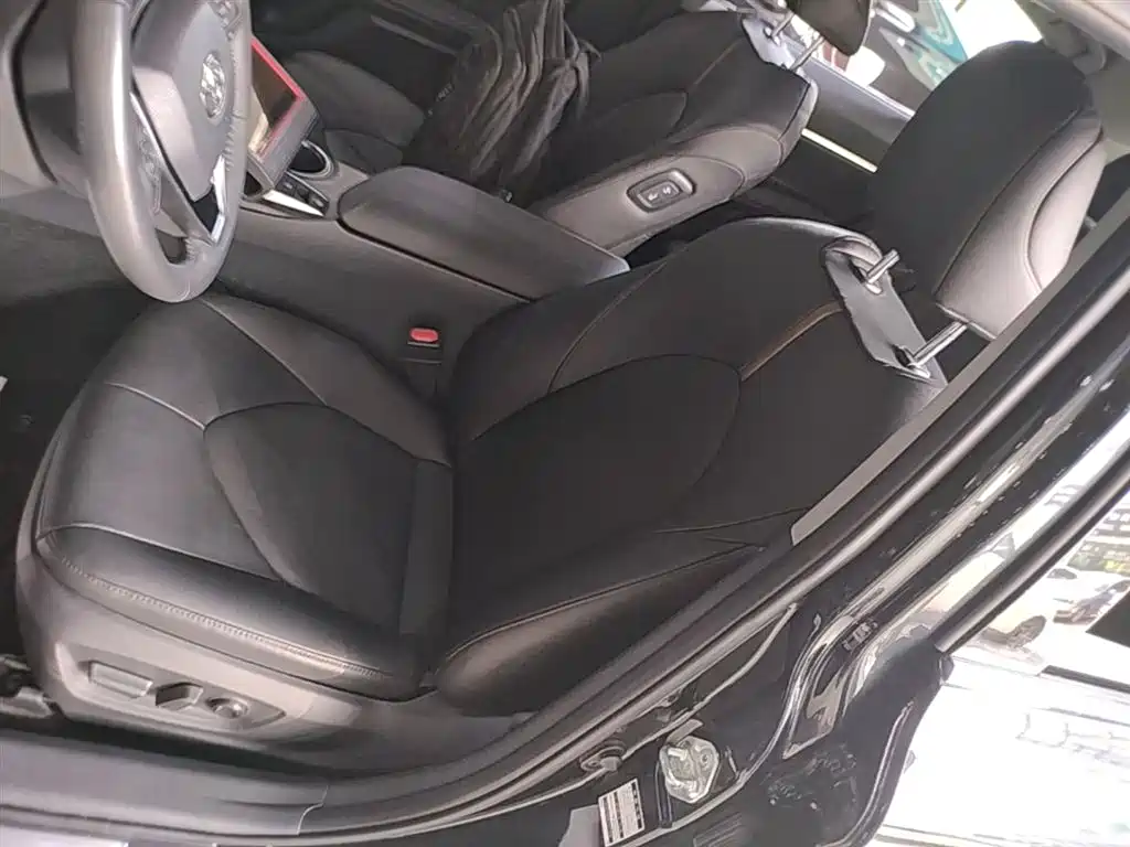 Toyota Camry 2022 — фото 15