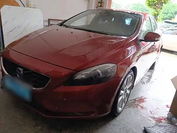Volvo V40 2015