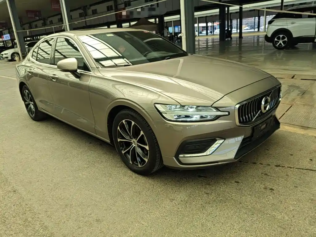 Volvo S60 2021 — фото 4
