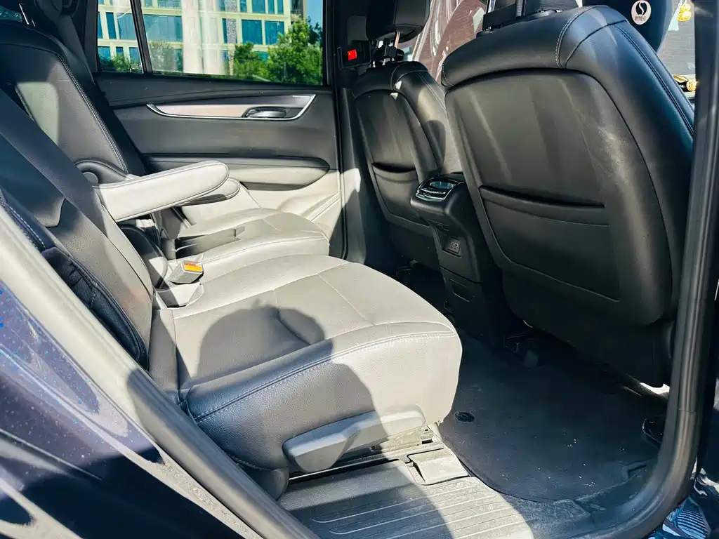 Cadillac XT6 2022 — фото 14