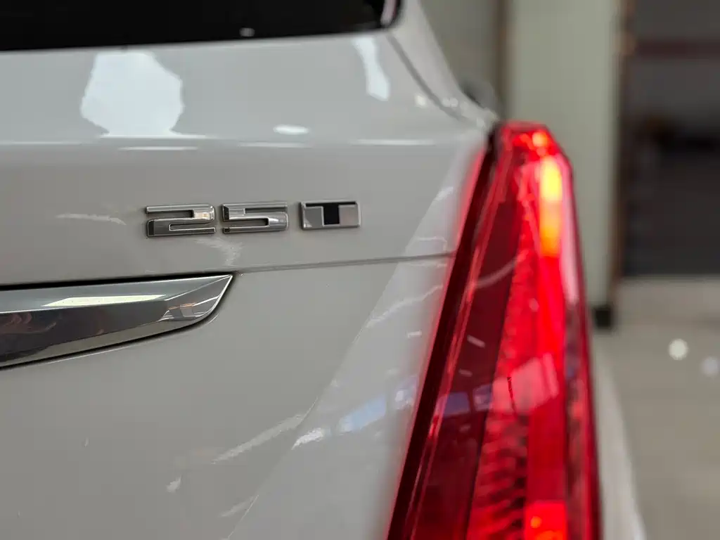 Cadillac XT5 2019 — фото 19