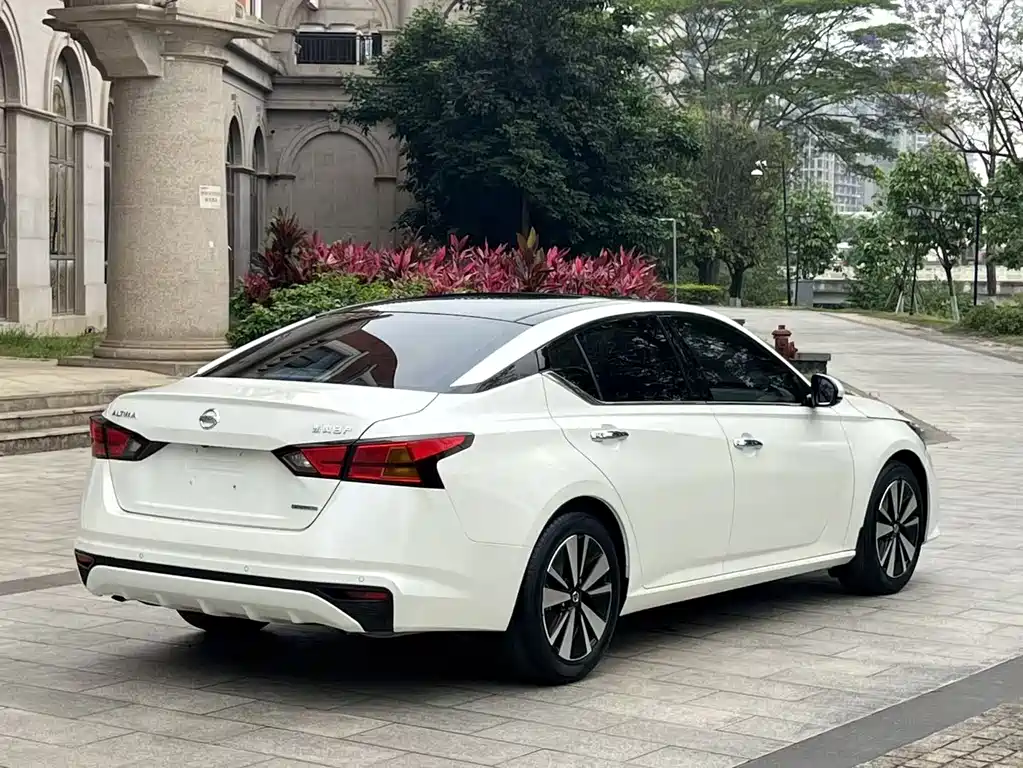 Nissan Teana 2022 — фото 4