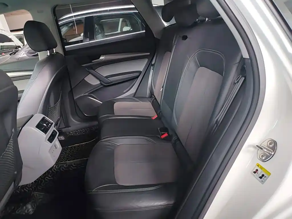 Audi Q5L 2019 — фото 17