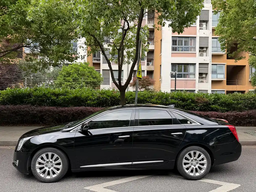 Cadillac XTS 2017 — фото 17