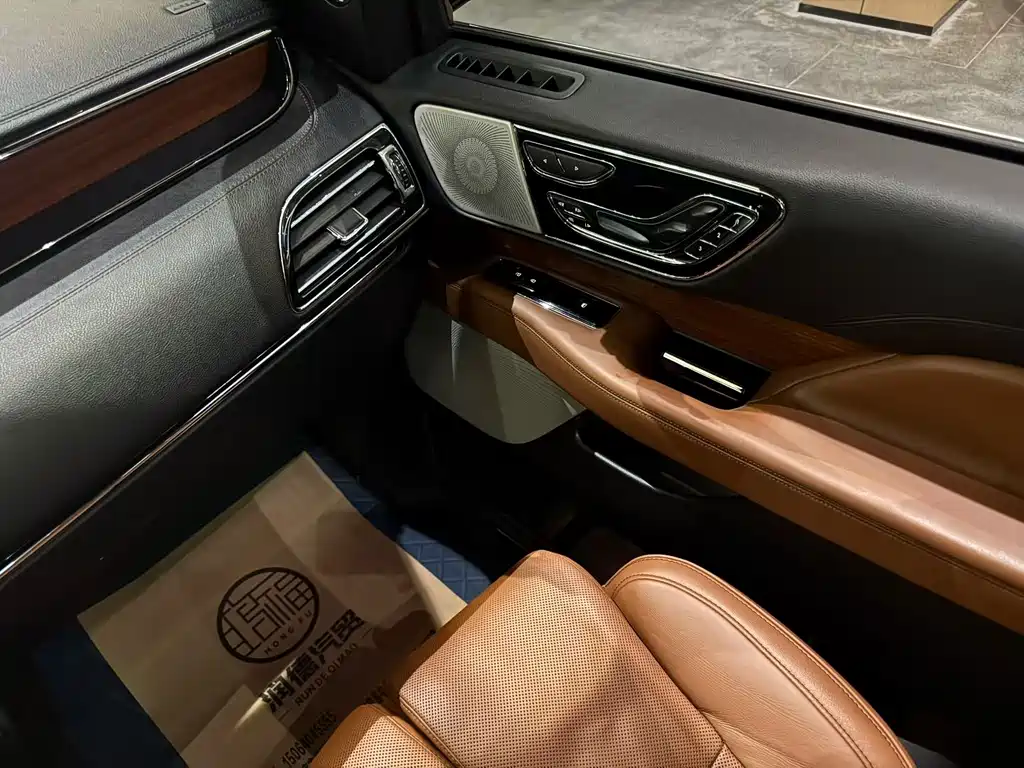 Lincoln Navigator 2018 — фото 6