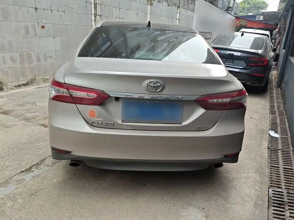Toyota Camry 2021 — фото 4