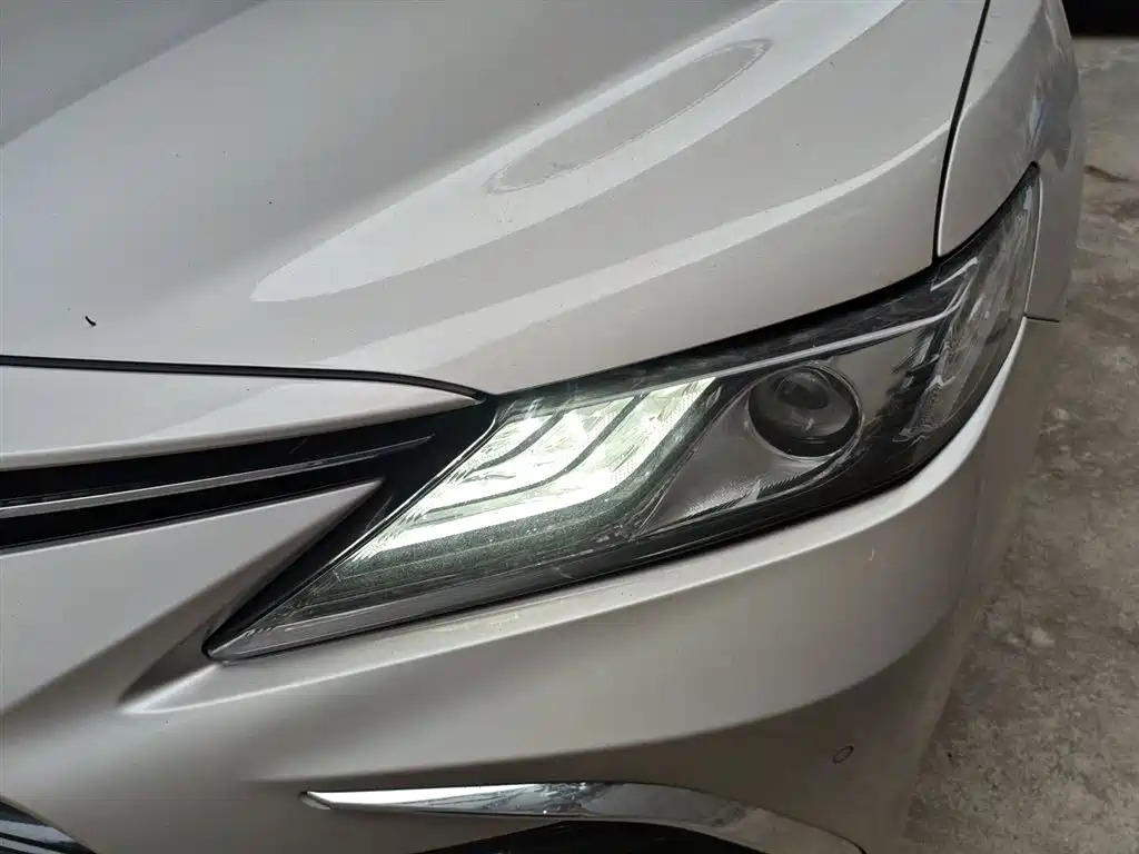 Toyota Camry 2021 — фото 18
