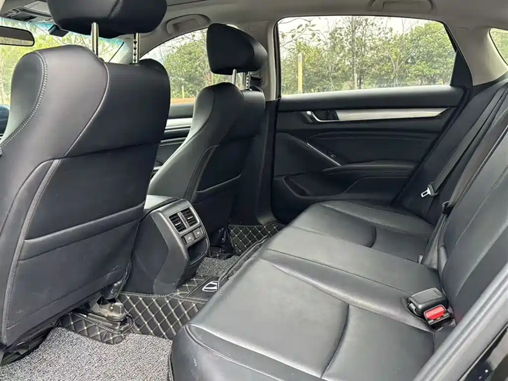 Honda Accord 2022 — фото 13