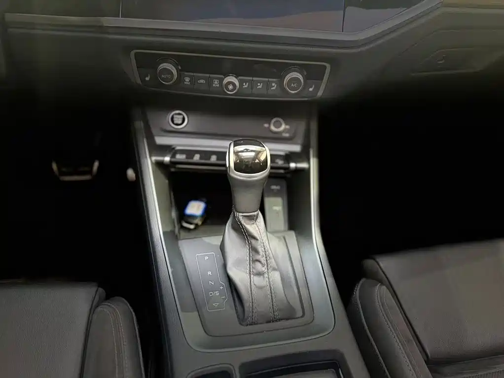 Audi Q3 Sportback 2023 — фото 13