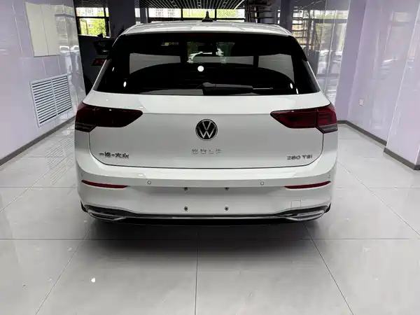 Volkswagen Golf 2023