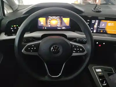 Volkswagen Golf 2023