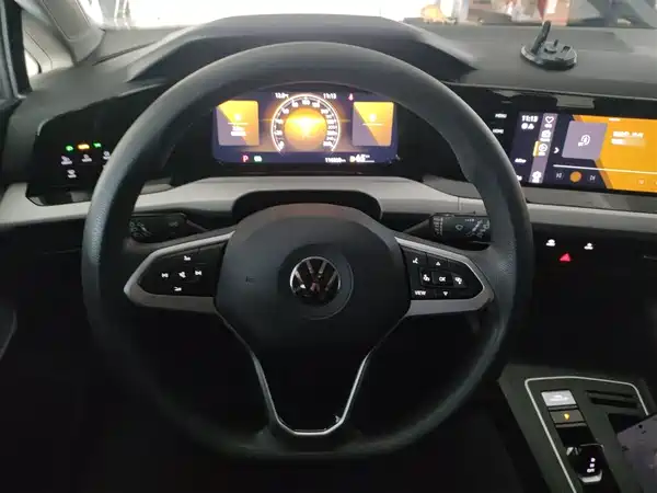 Volkswagen Golf 2023