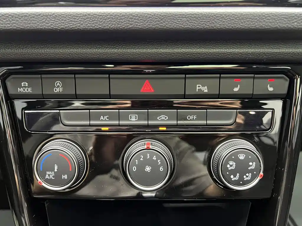 Volkswagen T-Roc 2022 — фото 10
