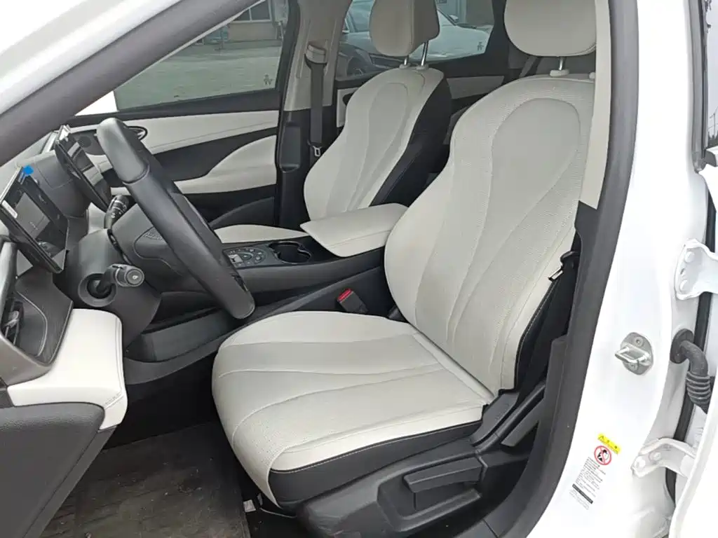 BYD Seal 05 DM-i 2025 — фото 15