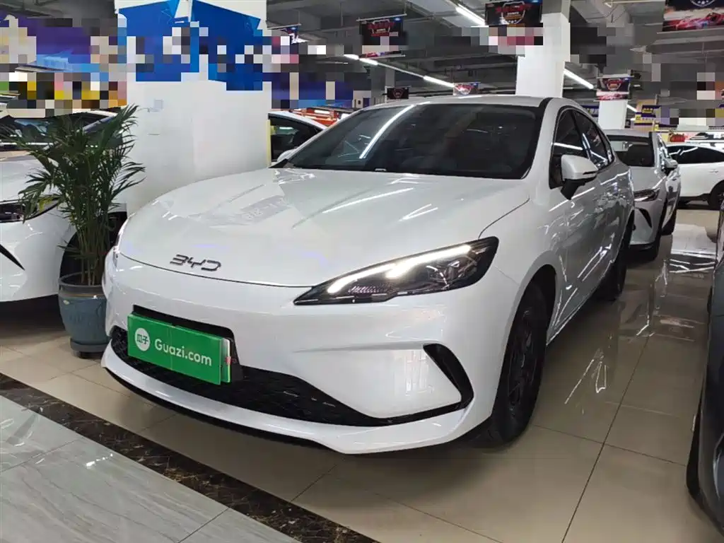 BYD Seal 05 DM-i 2025 — фото 1