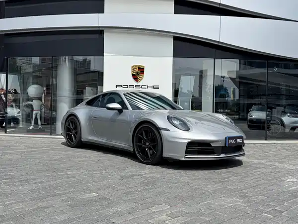 Porsche 911 2025