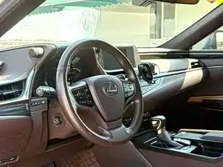 Lexus ES 2021