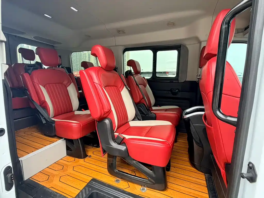 Ford Transit T8 2024 — фото 11