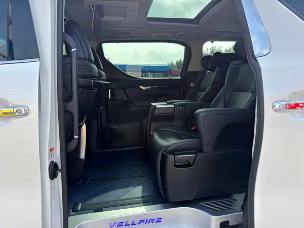 Toyota Vellfire 2023