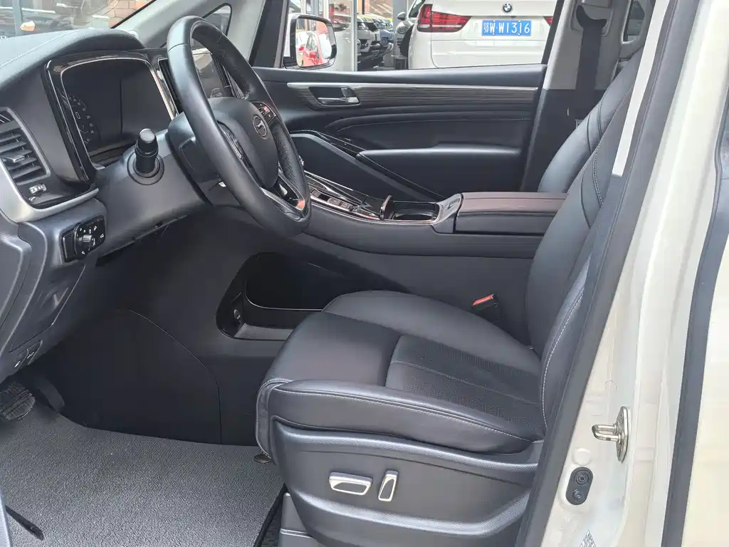 GAC Motor Trumpchi M8 2022 — фото 5