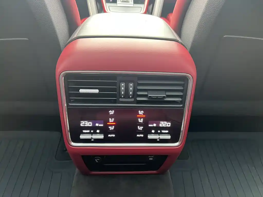 Porsche Cayenne Hybrid 2019 — фото 16