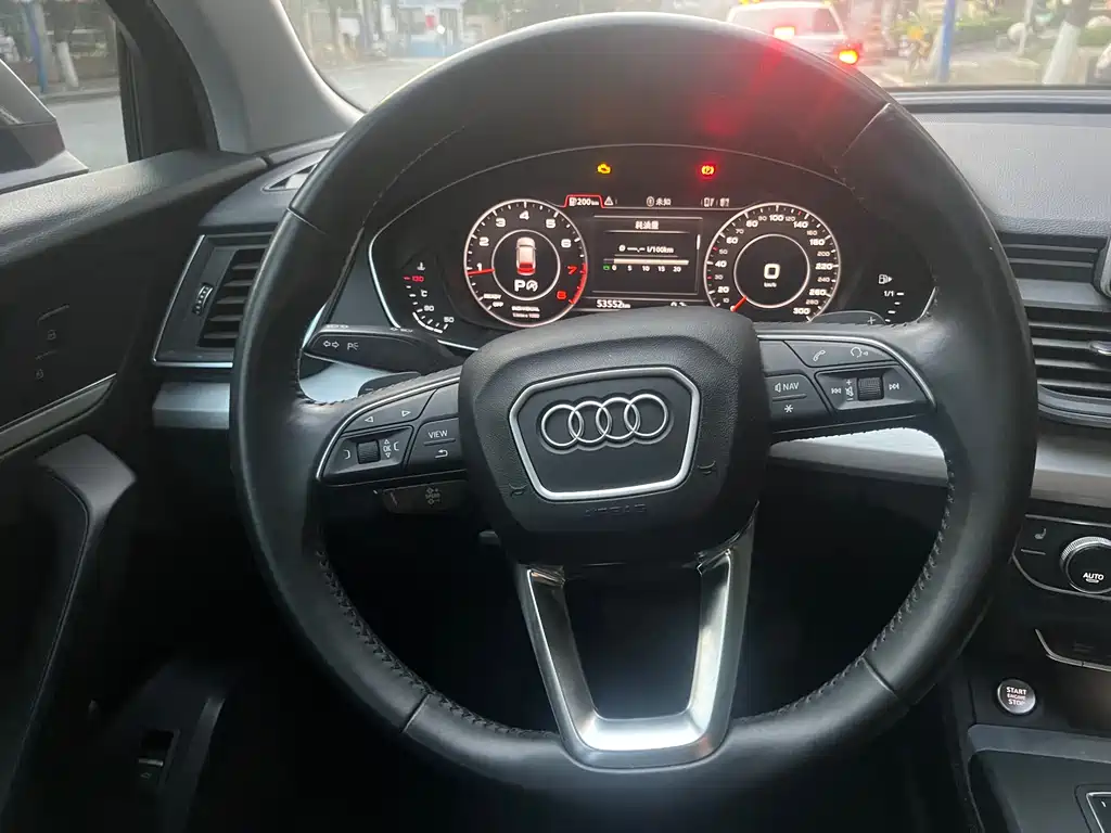 Audi Q5L 2021 — фото 23