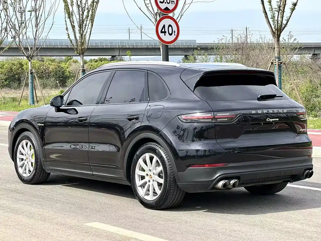 Porsche Cayenne Hybrid 2019 — фото 4