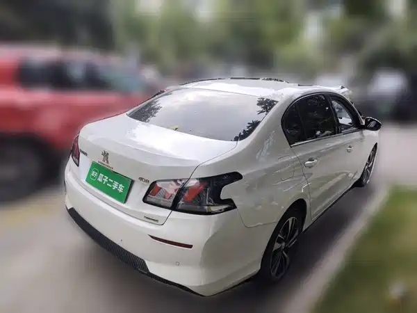 Peugeot 408 2021
