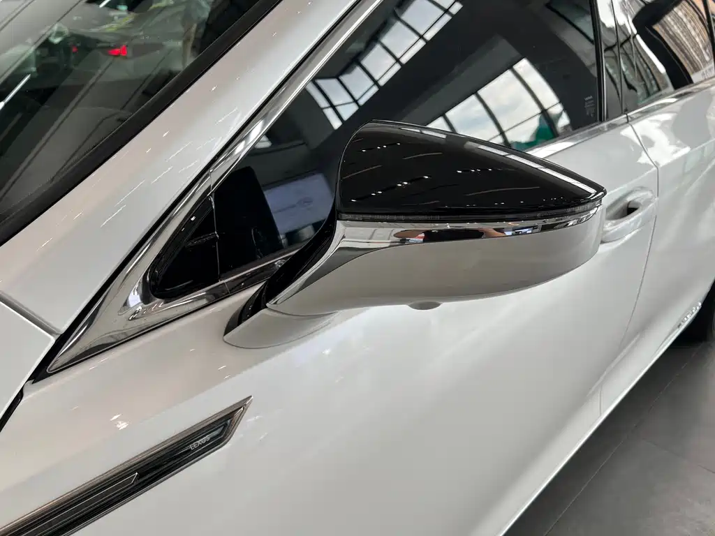 Lexus ES 2022 — фото 15