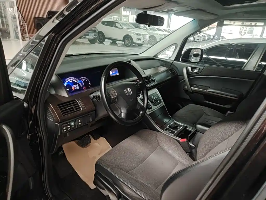 Honda Elysion 2015 — фото 16