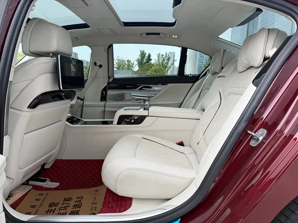 BMW 7 Series 2020 — фото 12