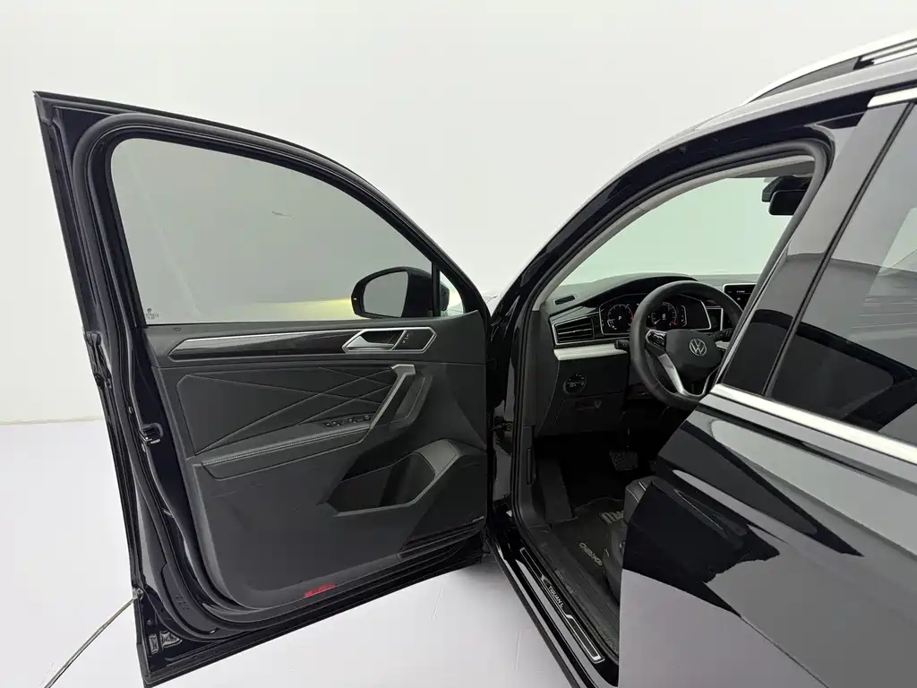 Volkswagen Tiguan L 2022 — фото 22