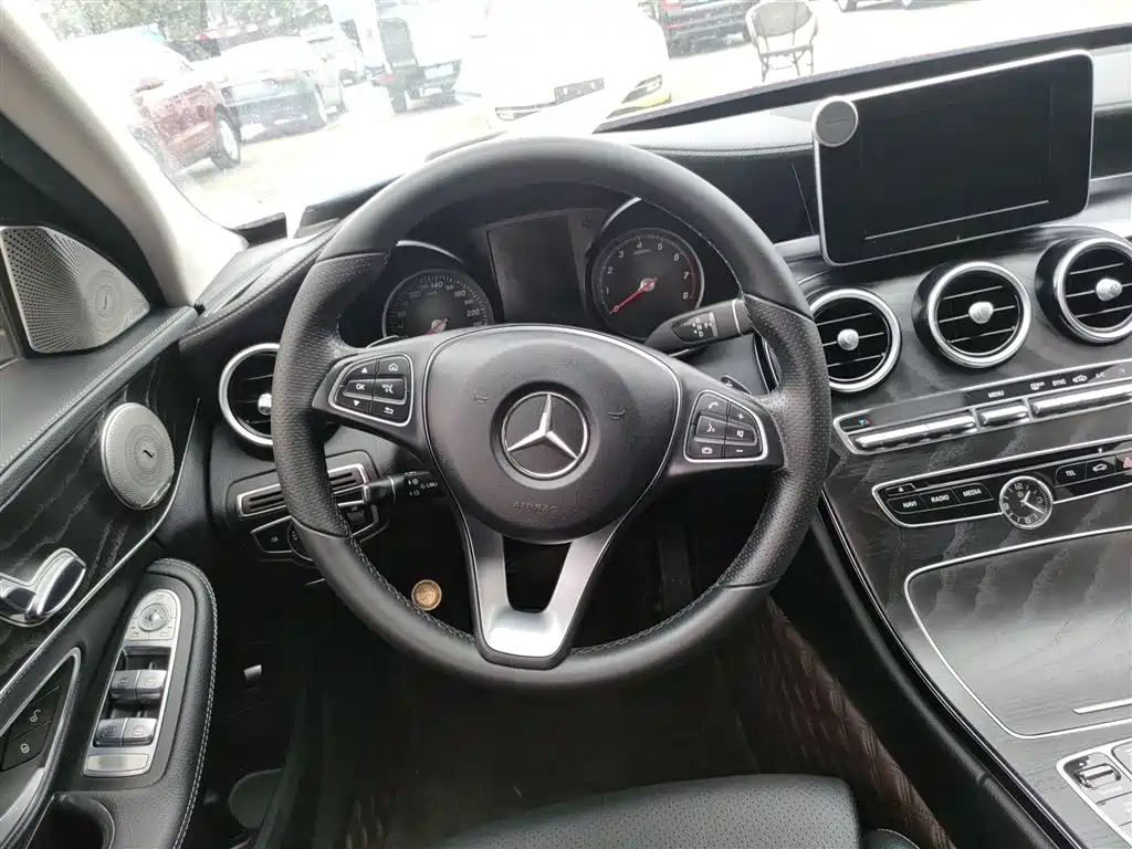 Mercedes-Benz C-Class 2018 — фото 11