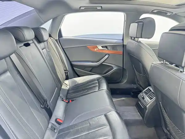 Audi A4L 2020
